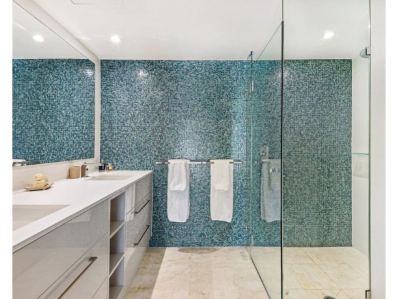 1/2 Lavarack Road, Mermaid Beach QLD 4218