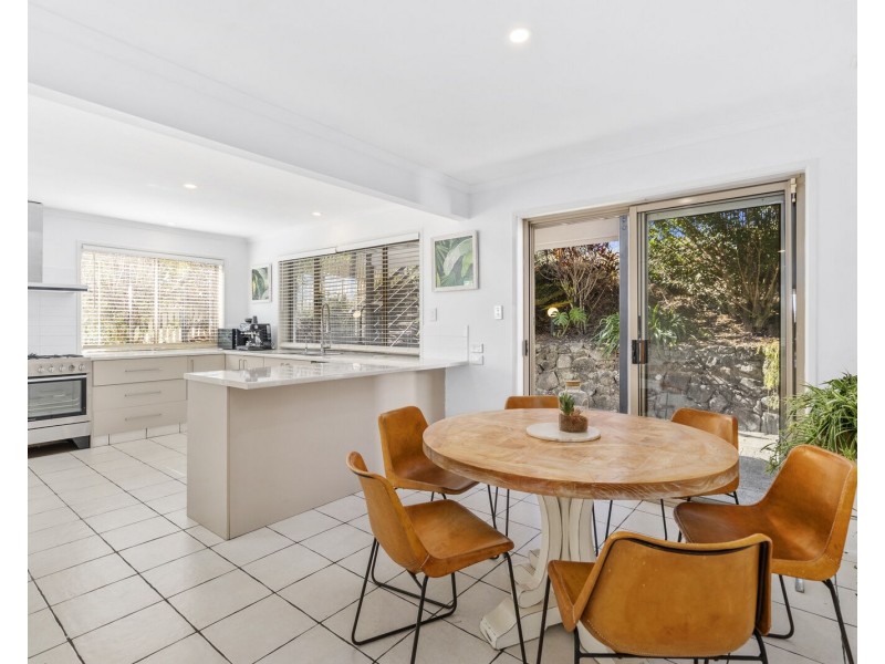 16 Dinjirra Court, Tugun QLD 4224