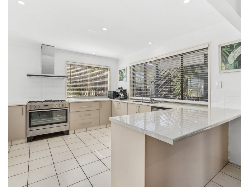 16 Dinjirra Court, Tugun QLD 4224