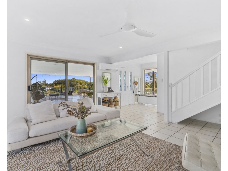 16 Dinjirra Court, Tugun QLD 4224