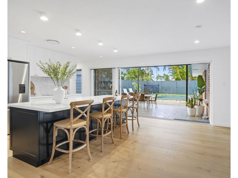 20 Kentia Court, Elanora QLD 4221