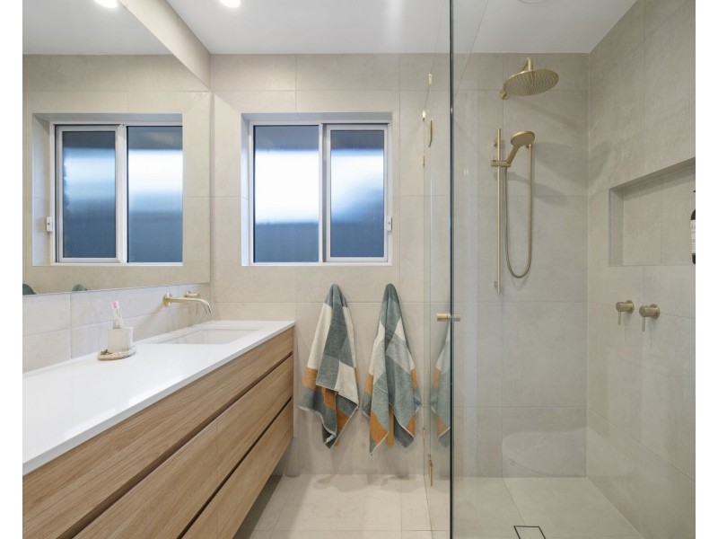 20 Kentia Court, Elanora QLD 4221