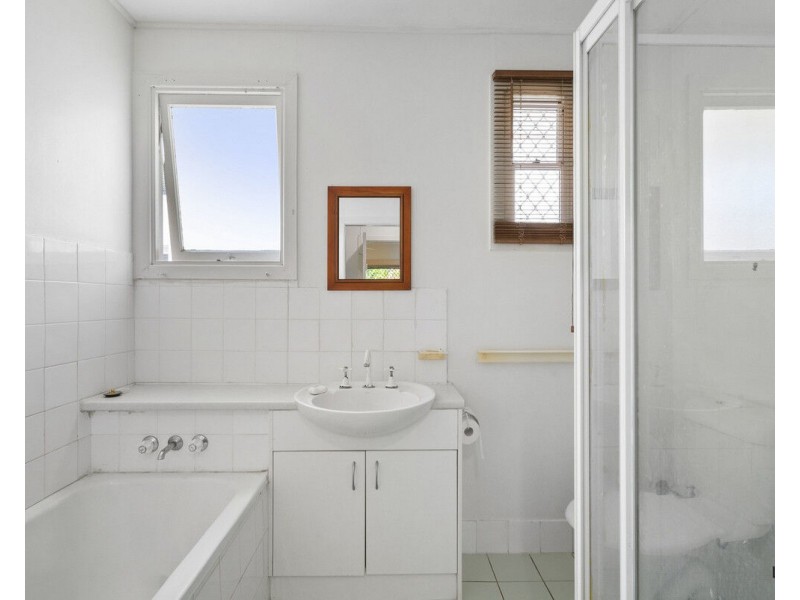 1/58 Dutton Street, Coolangatta QLD 4225