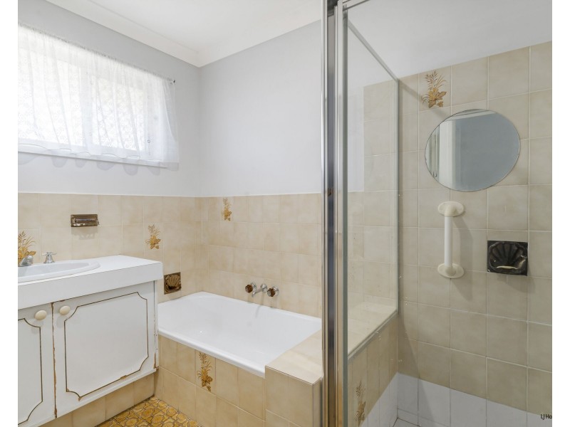 14 Almond Court, Elanora QLD 4221