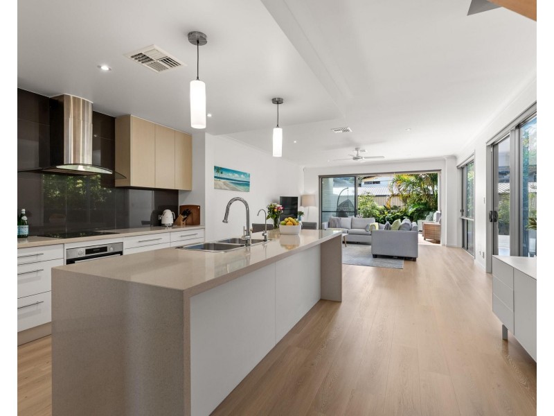 1/35 Sunshine Parade, Miami QLD 4220