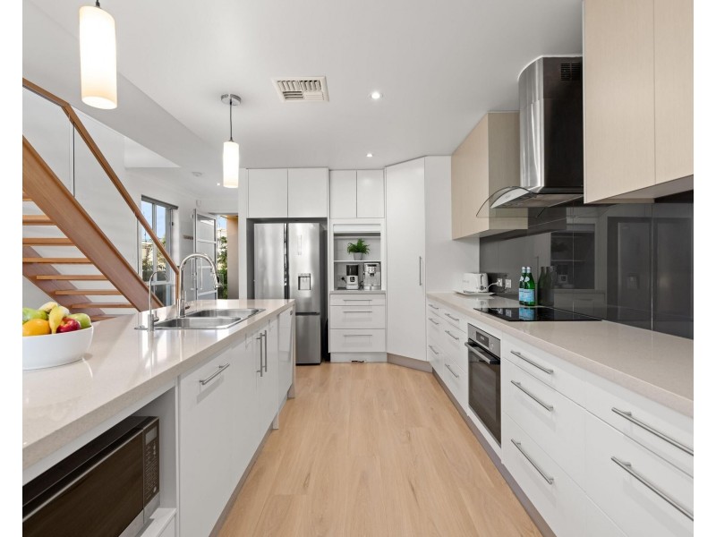 1/35 Sunshine Parade, Miami QLD 4220