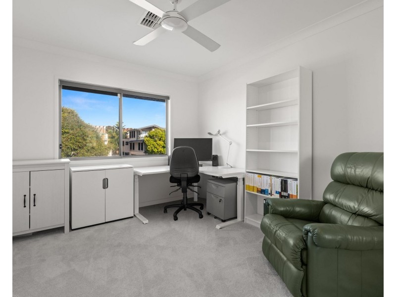 1/35 Sunshine Parade, Miami QLD 4220