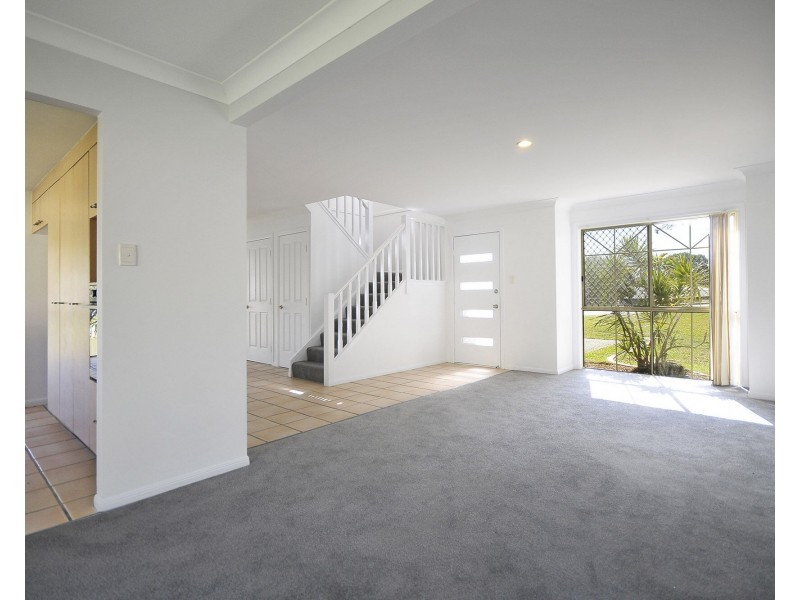 85 Angelica Drive, Elanora QLD 4221