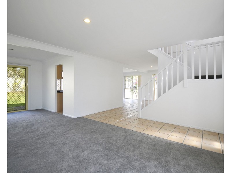 85 Angelica Drive, Elanora QLD 4221