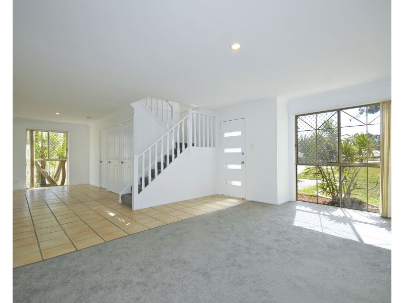 85 Angelica Drive, Elanora QLD 4221