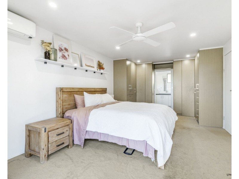 121 K P McGrath Drive, Elanora QLD 4221