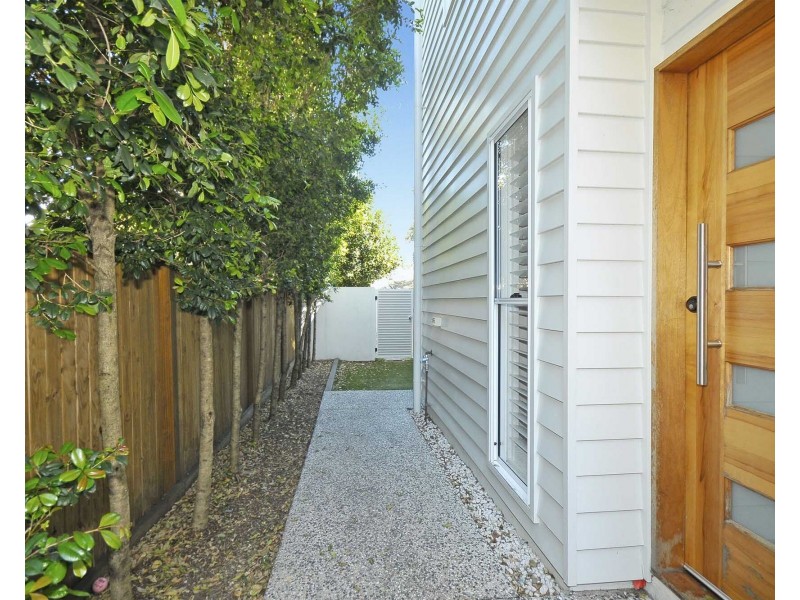 2/381 Cypress Terrace North, Palm Beach QLD 4221