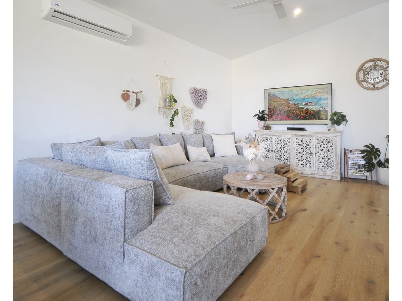 2/381 Cypress Terrace North, Palm Beach QLD 4221