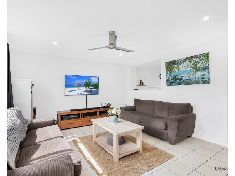 2/1 Pontoon Place, Varsity Lakes QLD 4227