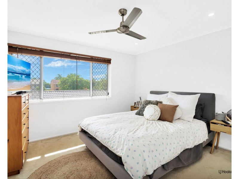 2/1 Pontoon Place, Varsity Lakes QLD 4227