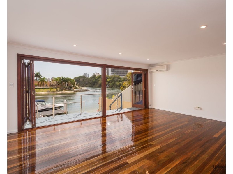3/23 Hooker Boulevard, Broadbeach Waters QLD 4218