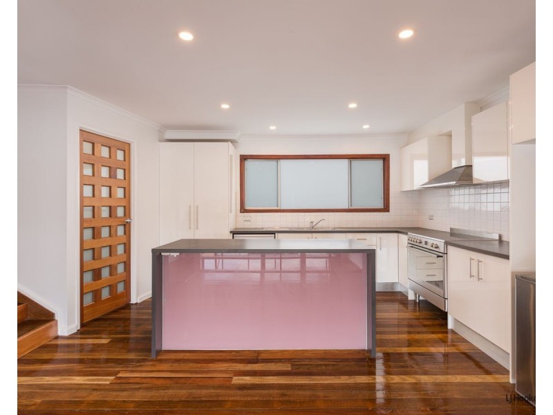 3/23 Hooker Boulevard, Broadbeach Waters QLD 4218