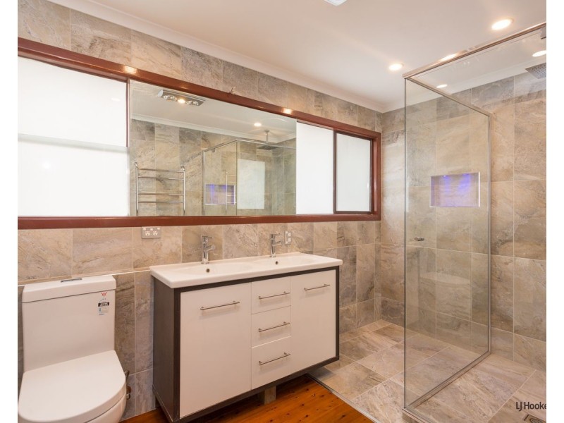 3/23 Hooker Boulevard, Broadbeach Waters QLD 4218