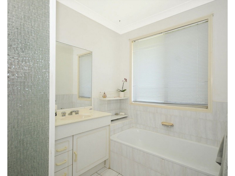 10 Bernoth Street, Currumbin Waters QLD 4223