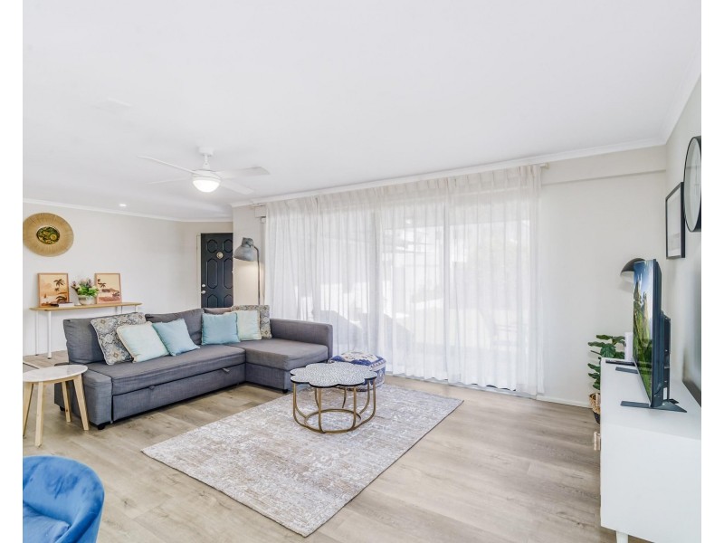 11 Kurrajong Court, Palm Beach QLD 4221