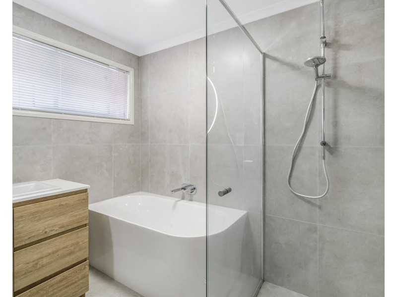 11 Kurrajong Court, Palm Beach QLD 4221