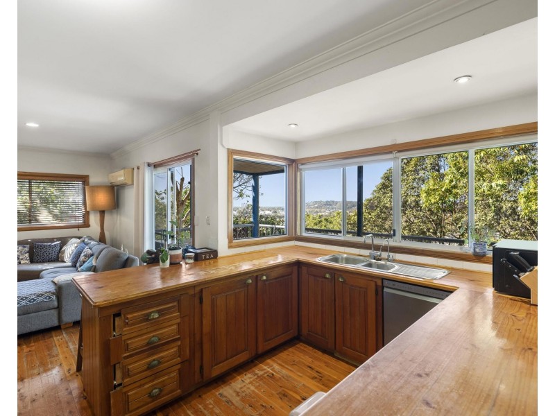 70 Hoffschildt Drive, Currumbin Waters QLD 4223