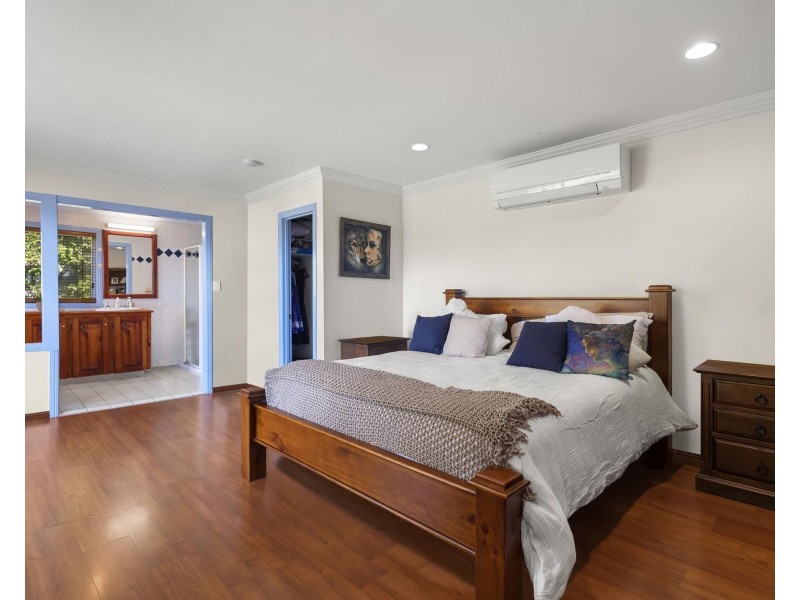 70 Hoffschildt Drive, Currumbin Waters QLD 4223