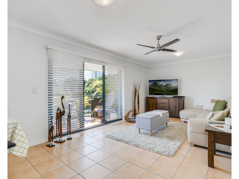 9/16 Dutton Street, Coolangatta QLD 4225