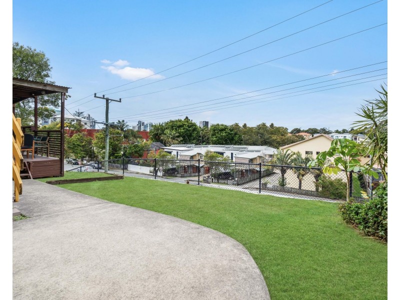 47 Stapylton Street, Coolangatta QLD 4225