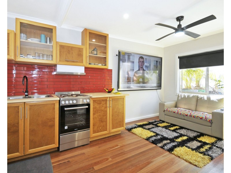 2/5 Proud Street, Labrador QLD 4215