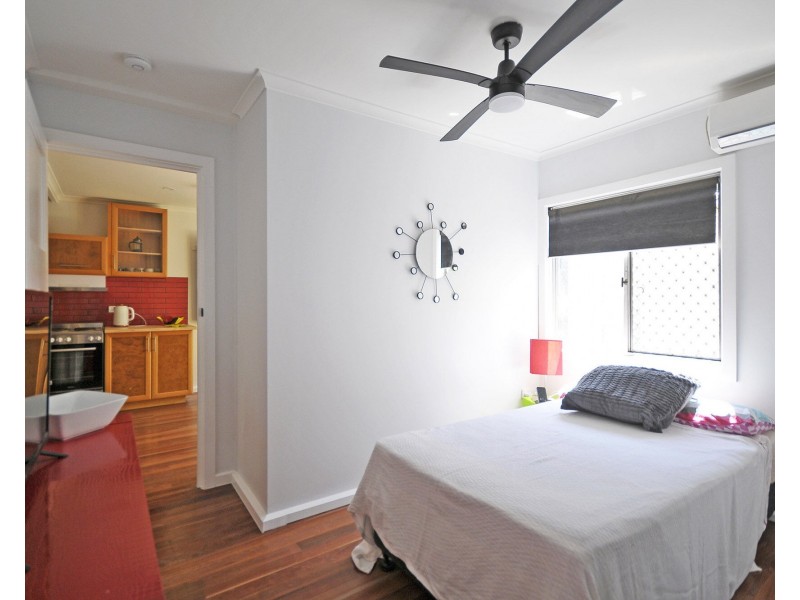 2/5 Proud Street, Labrador QLD 4215