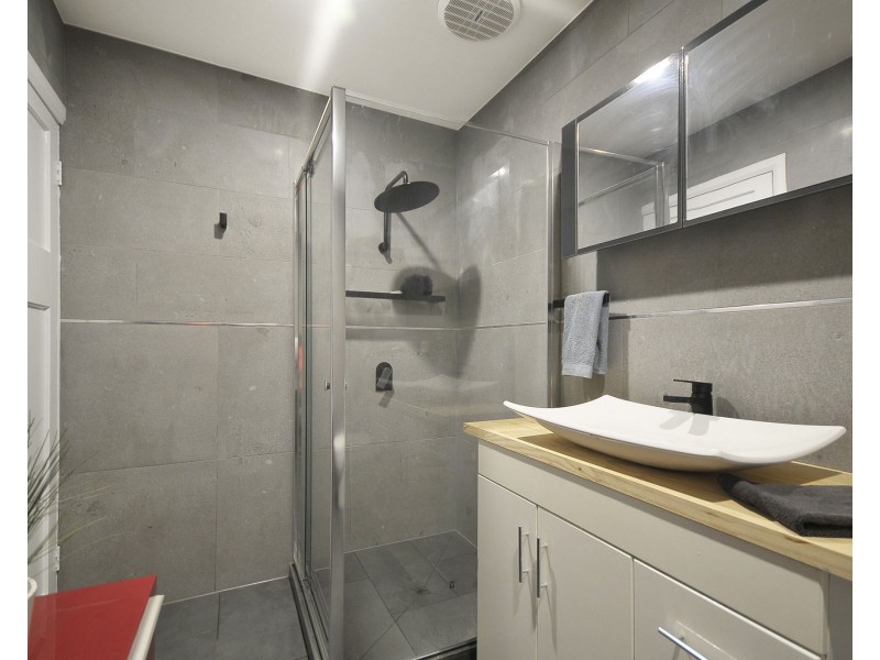 2/5 Proud Street, Labrador QLD 4215