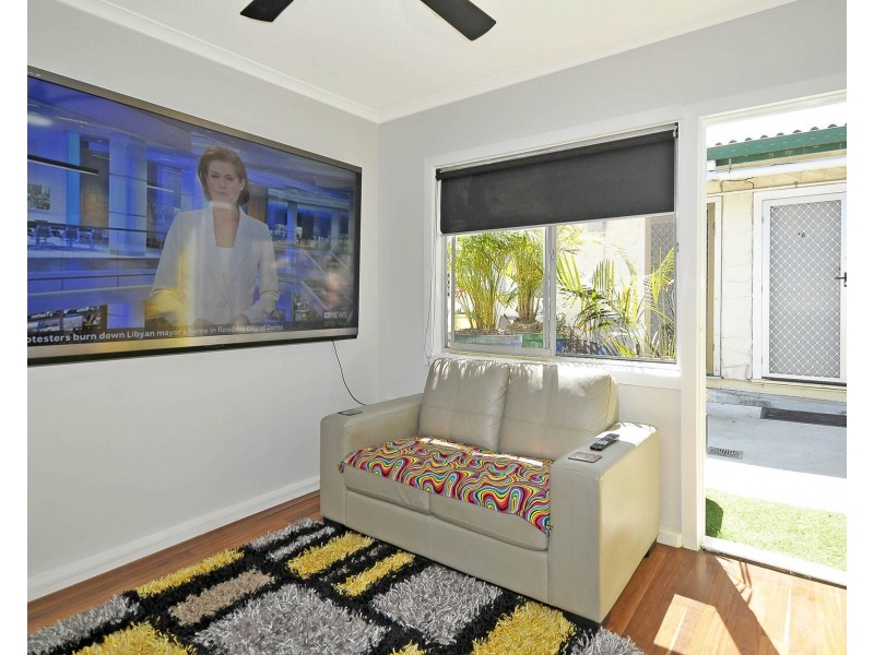 2/5 Proud Street, Labrador QLD 4215