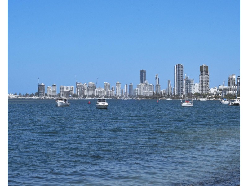 2/5 Proud Street, Labrador QLD 4215