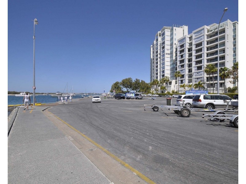 2/5 Proud Street, Labrador QLD 4215