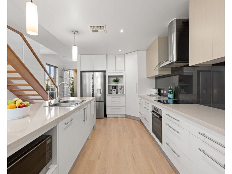 1/35 Sunshine Parade, Miami QLD 4220