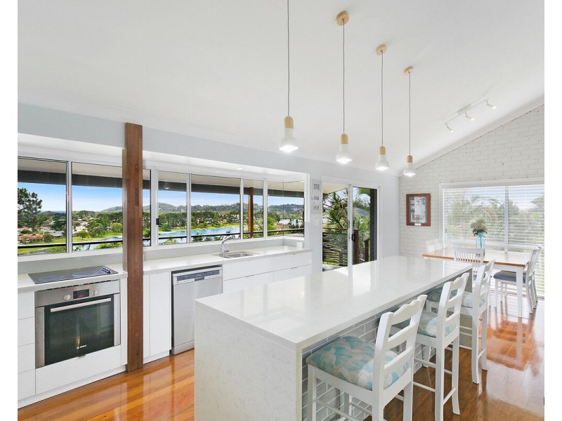 9 Jandakot Court, Elanora QLD 4221