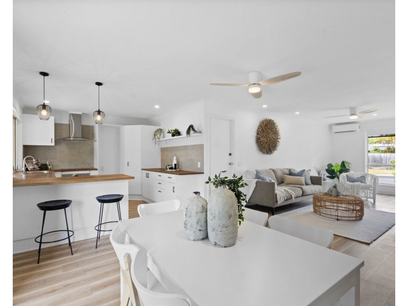 10 Kalmia Court, Elanora QLD 4221