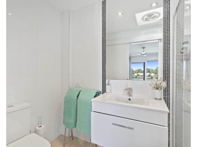 114/2-10 Coolgardie Street, Elanora QLD 4221