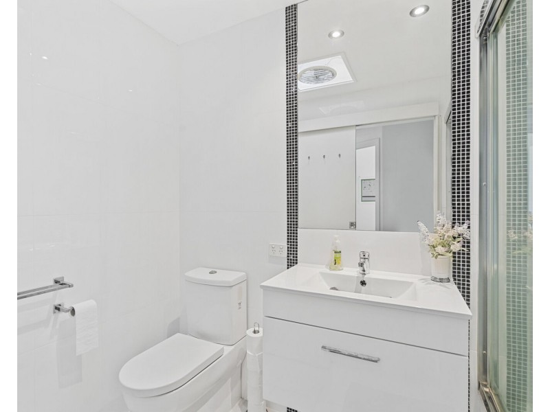 114/2-10 Coolgardie Street, Elanora QLD 4221