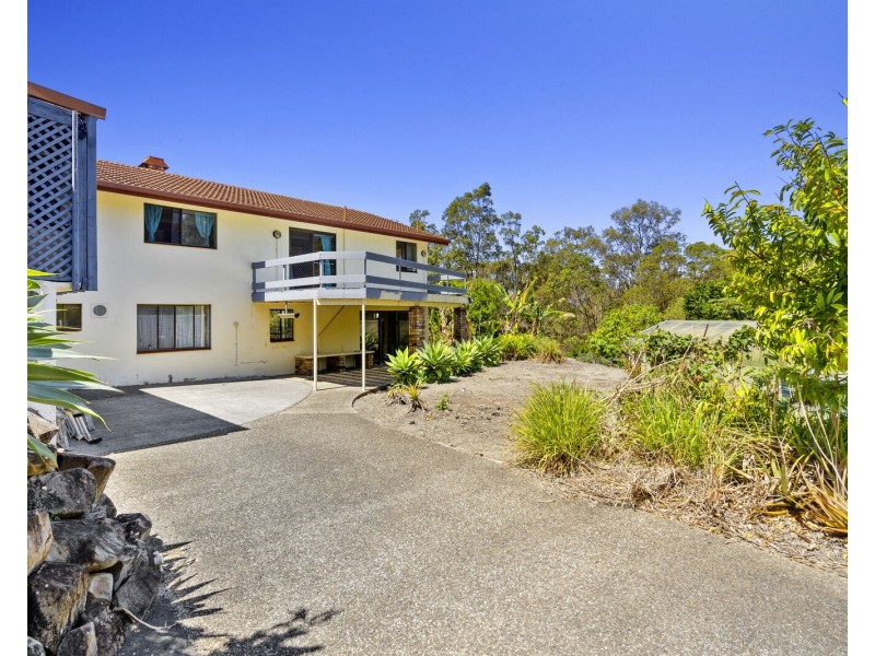 9 Akama Court, Mudgeeraba QLD 4213