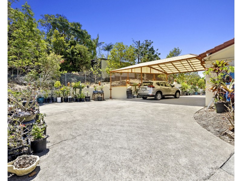 9 Akama Court, Mudgeeraba QLD 4213