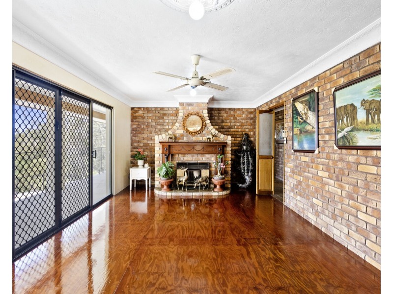 9 Akama Court, Mudgeeraba QLD 4213