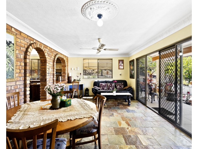 9 Akama Court, Mudgeeraba QLD 4213