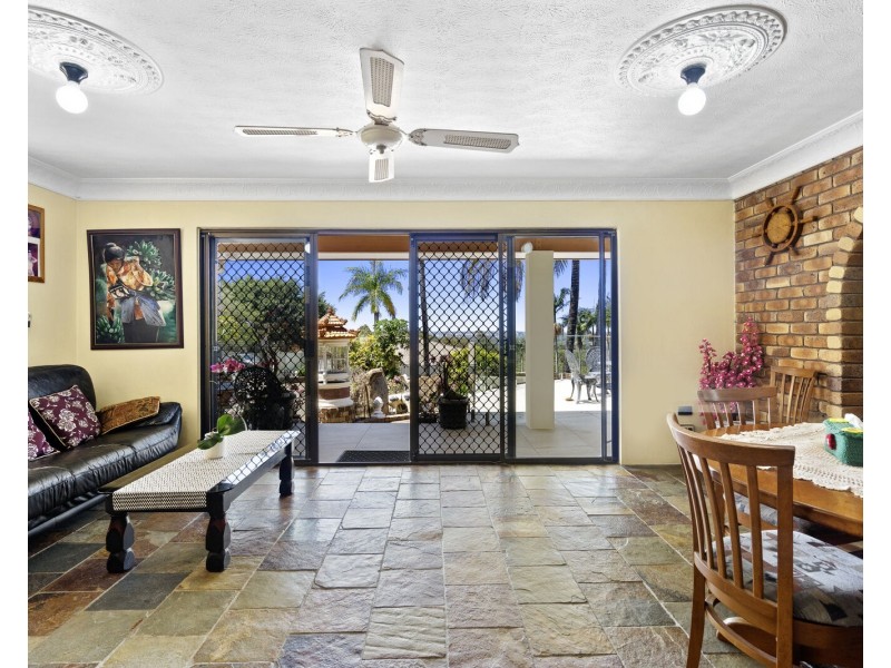 9 Akama Court, Mudgeeraba QLD 4213