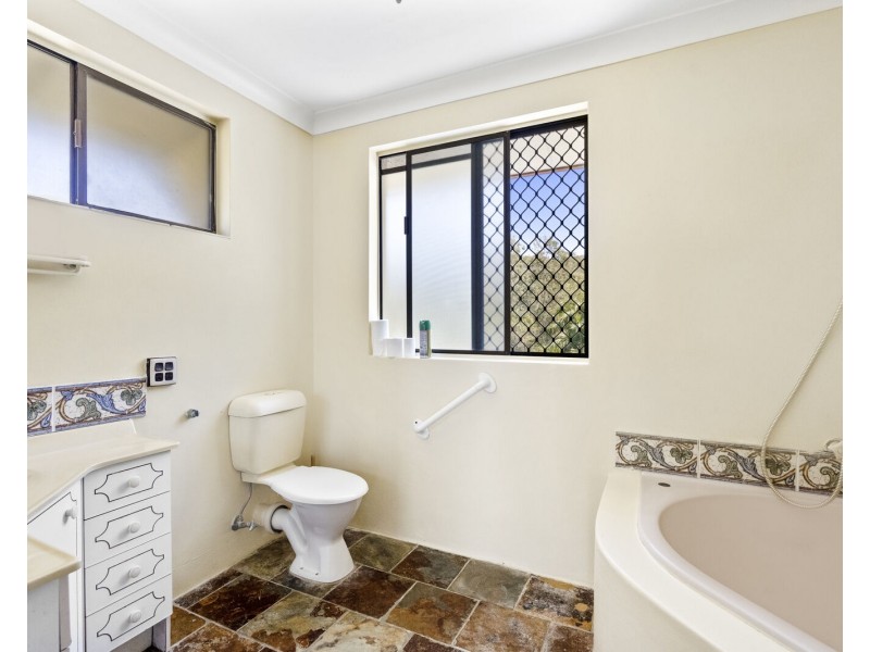 9 Akama Court, Mudgeeraba QLD 4213