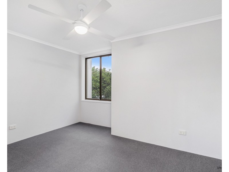 10/12-14 Musgrave Street, Coolangatta QLD 4225