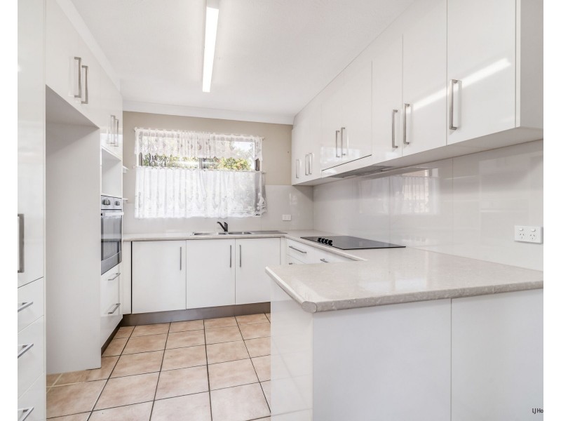 1/2 Twenty Eight Avenue, Palm Beach QLD 4221