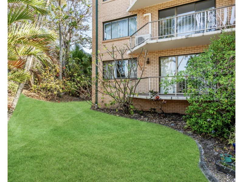 1/2 Twenty Eight Avenue, Palm Beach QLD 4221
