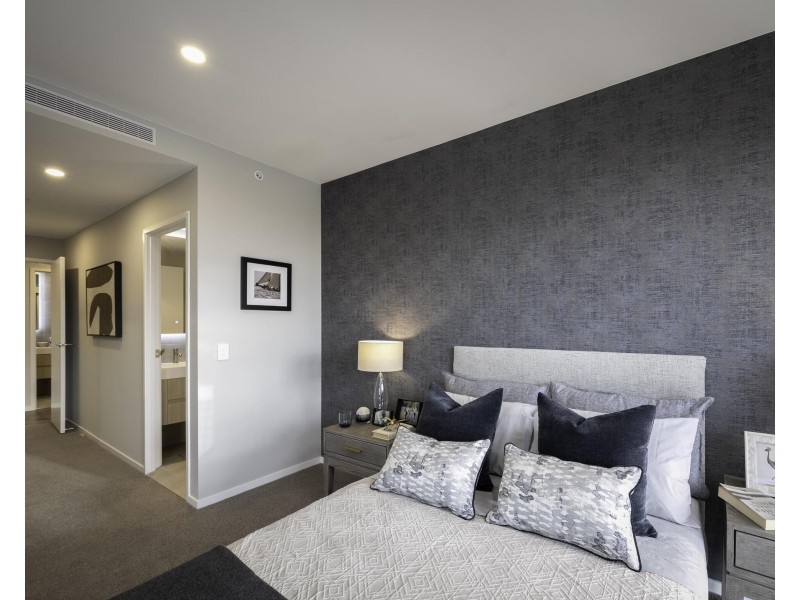1701/6-8 Sickle Avenue, Hope Island QLD 4212